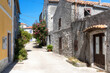 Das kleine Dorf Osor am Kanal Kavada auf der Insel Cres in Kroatien