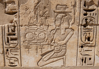 Poster - Hieroglyphic carvings on an ancient egyptian temple wall