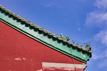 Canvas Print - Minimalistic view of the wall of red Pudu temple in Beijing