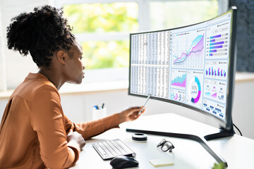 Poster - Analyst Woman Looking