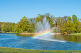 Fototapeta Tęcza - Regenbogen im Wasser