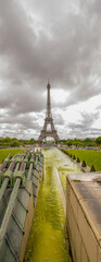 Poster - Eiffel Tower view from Trocadero gardens with fountains