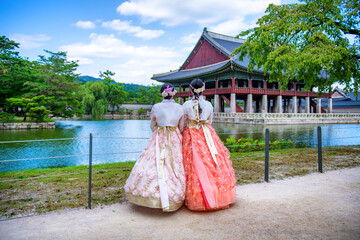 Wall Mural - Korean girls dressed  hanbok, at Gyeongbokgung palace, Seoul South Korea.