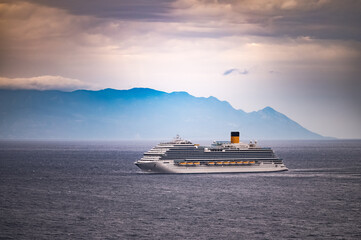 Wall Mural - sea cruise ship