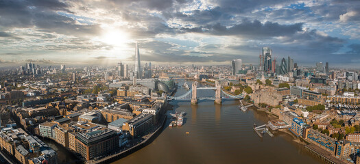 Fototapete - Aerial panoramic cityscape view of London and the River Thames in England, United Kingdom.