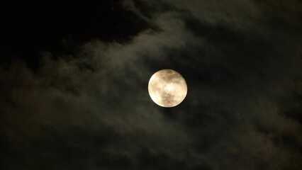 fullmoon light and cloud move