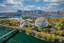 Montreal City In Canada Autumn Season Colourful Threes