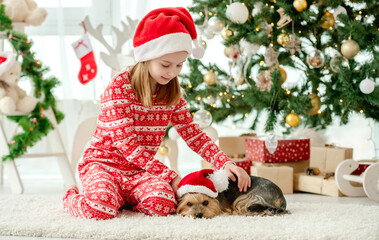 Wall Mural - Child in Christmas time