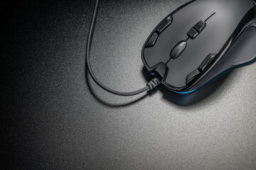 Black professional gaming wired gaming mouse