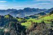 Wandern in Tirol Nähe Walchsee: Die Berge vom Zahmen und der Wilden Kaiser - Blick vom Brennköpfl Richtung Westen Aufinger Alm