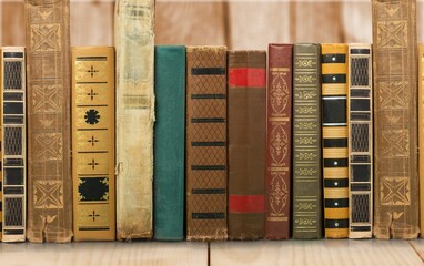 Canvas Print - Old retro books on bookshelf, knowledge concept.