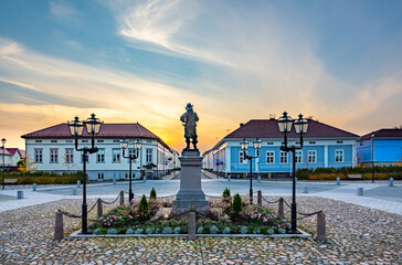 Canvas Print - The main square of Raahe old town and statue of Pietari Brahe (built in 1888) at summer time in Finland