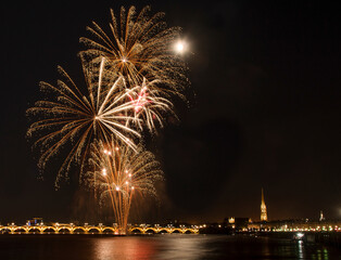 Feux d'artifice sur Bordeaux