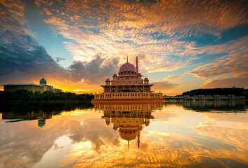 Wall Mural - Putra mosque during sunset sky, the most famous tourist attraction in Malaysia.