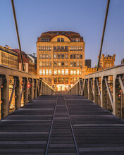 Germany, Hamburg, Bridge In Front Of HistoricHausderSeefahrt Building