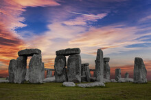 The Neolithic Complex At Stonehenge In England In The Beautiful Evening Light.

