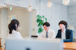 © maroke - クリエイティブなオフィスで働く若手社員