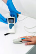 Pulse oximeter to measure oxygen saturation of capillary blood