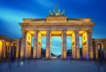 Wall Mural - Brandenburg gate at dusk in Berlin, Germany