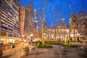 Wall Mural - Bryant Park in New York City evening view