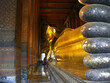 liegender goldener Buddha in Bangkok Wat Pho Tempel 