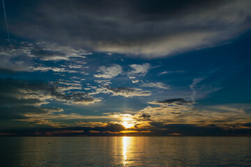 Wall Mural - sunset over the sea