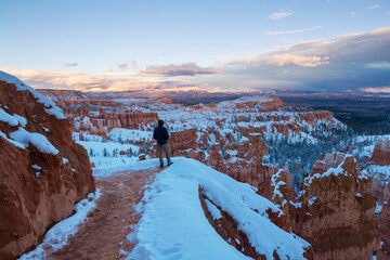 Wall Mural - Hike in winter Bryce