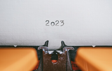 Aufkleber - Old Typewriter with following text on paper - 2023 Chapter one. new years concept