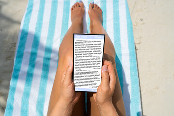 Aufkleber - Woman Reading E-book On Tablet