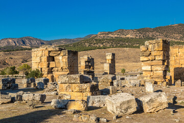 Fototapete - Ancient city Hierapolis in Turkey