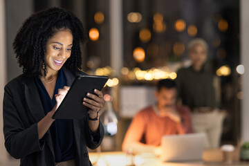 Aufkleber - Night business, black woman and tablet planning, research and online information, web app and technology in marketing agency. Young female entrepreneur, digital management and internet in dark office