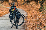 Fototapeta  - rowerem z sakwami w podróży jesienią, szlak rowerowy na Śląsku w Polsce 