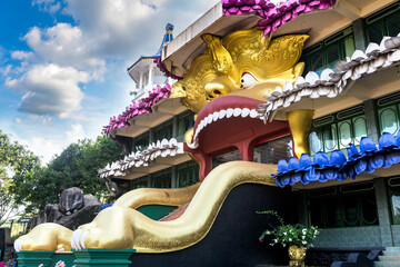 Canvas Print - The Golden Temple in Dambulla