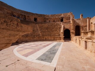 Canvas Print - Details of famous historical Southern Theater, ancient Roman structure in Jerash, Jordan.