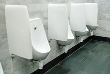 White Ceramic Urinals For Men, Public Toilet