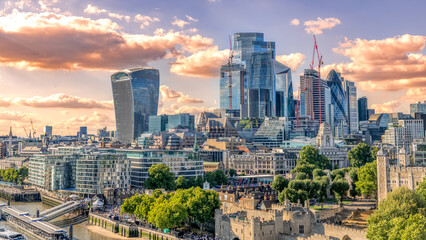 Wall Mural - London in the afternoon, a view on UK capital, the mixture of modern, classical and business architecture