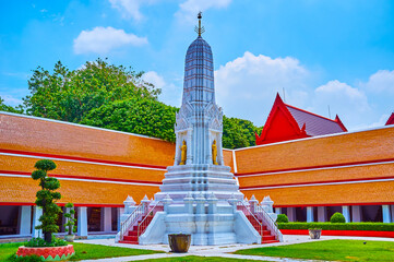 Wall Mural - The marble Prang of Wat Mahathat temple in Bangkok, Thailand