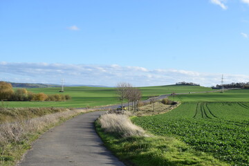 Poster - kurvige Eifelstrasse im Herbst