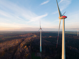  Windkraftanlage produziert Ökostrom und erneuerbare Energie