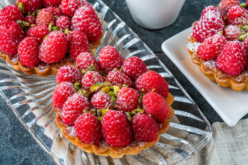 Sticker - Raspberry and pistachio tarts