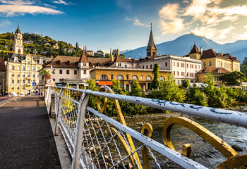 Canvas Print - historic buildings at the old town of Meran in italy