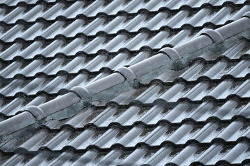 Canvas Print - wet roof of house resident, construction industry