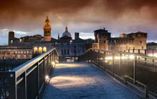 Mantova. Una Veduta Notturna Da Ponte San Giorgio Verso La Città