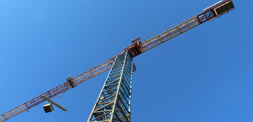 Lavori in corso nel cantiere edile