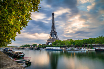 Poster - Eiffel Tower at sunrise in Paris. France