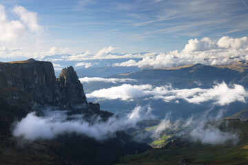 Canvas Print - Alpine fields of Seiser Alm (Alpe di Siusi) in autumn colours. Trentino Alto Adige, South Tyrol, Italy, Europe