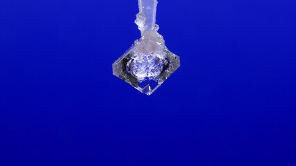 Canvas Print - timelapse of crystal growth In a vacuum chamber an experiment in a physical laboratory