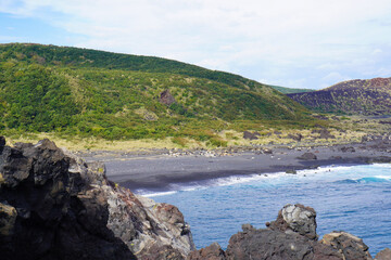 山と海の風景（東京都三宅島）