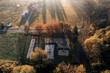 boisko do piłki nożnej na wsi, wczesny jesienny poranek ze wschodzącym słońcem i mgłą, Śląsk w Polsce