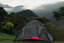 Acampada En El Parque Nacional Farallones De Cali, Colombia.